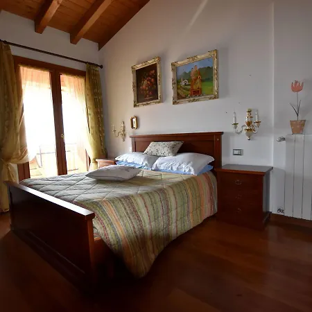Charming Apartment In Zone With Balcony