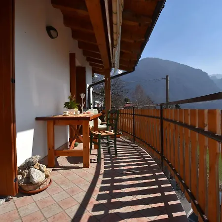 Charming Apartment In Zone With Balcony